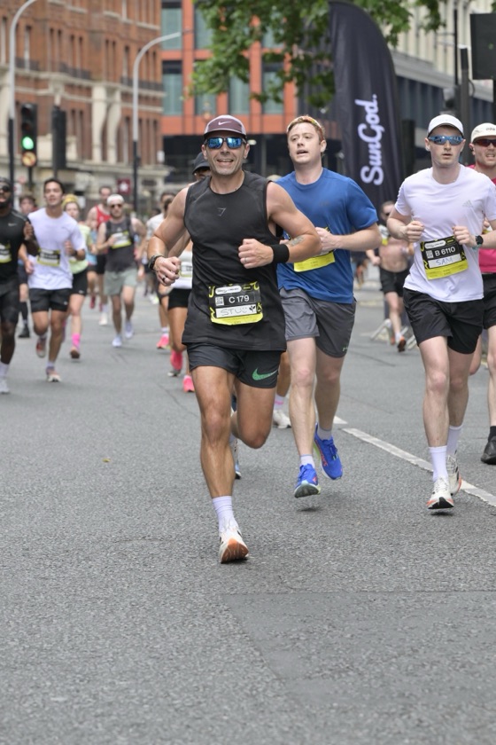 Stu Mullen running the Saucony London 10K in 2025